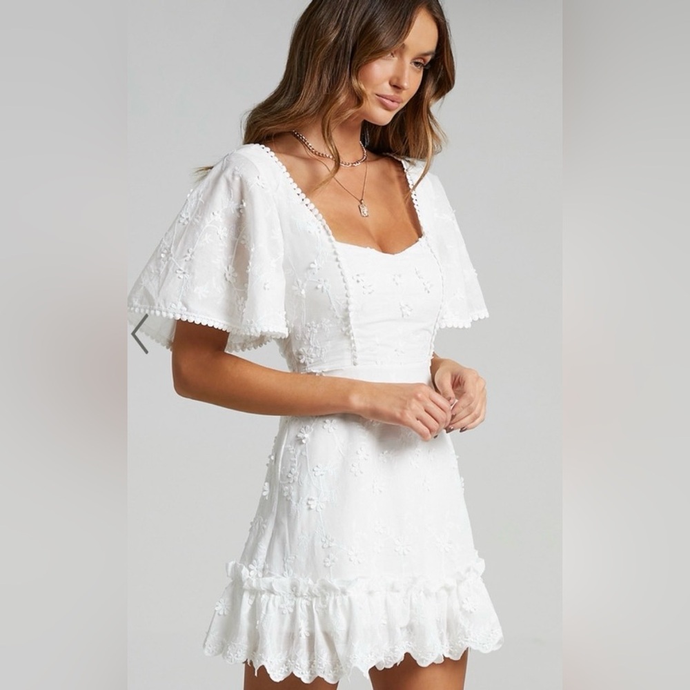 Showpo NWT Fancy A Spritz Embroidered Mini Dress 4 White Party Sexy Babydoll